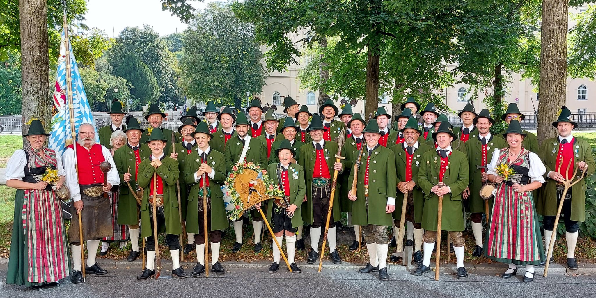 Oktoberfest: Trachten- & Schützenzug